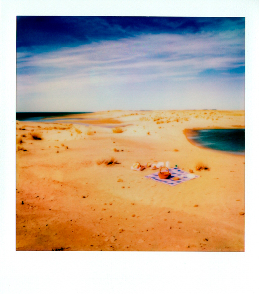 Polaroid con spiaggia vuota